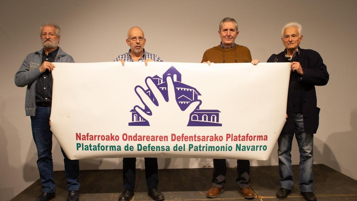 La Plataforma de Defensa del Patrimonio de Navarra.