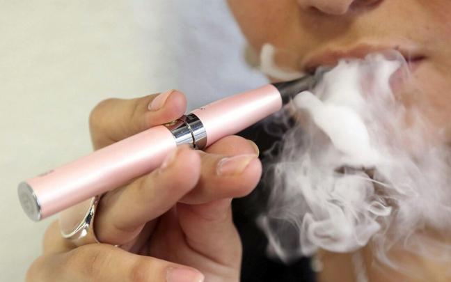 El tabaco causa 9 de cada 10 casos de cáncer de pulmón. El tabaco causa 9 de cada 10 casos de cáncer de pulmón.