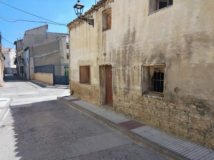 Casa para reformar en Carcastillo, Navarra.