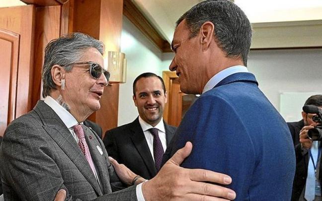 Pedro Sánchez, ayer en Quito junto al presidente de Ecuador, Guillermo Lasso. Pedro Sánchez, ayer en Quito junto al presidente de Ecuador, Guillermo Lasso.