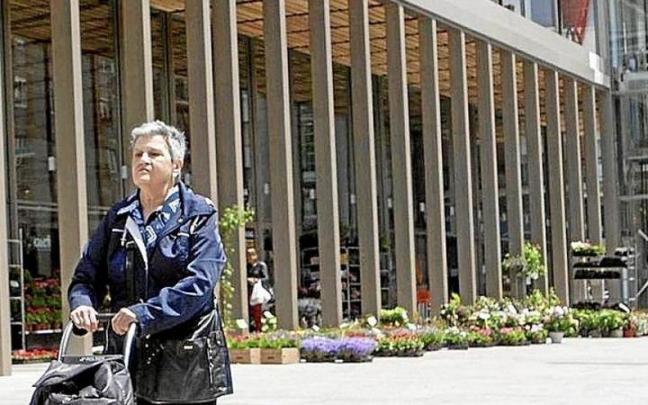 En Abastos se están colocando paneles fotovoltaicos.