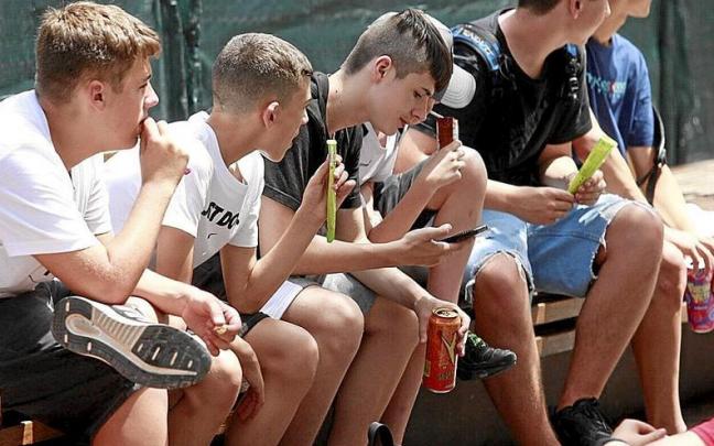 Informazio honetatik zerikusirik ez daukan gazteen artxiboko-irudia. | ARGAZKIA: PILAR BARCO Informazio honetatik zerikusirik ez daukan gazteen artxiboko-irudia. | ARGAZKIA: PILAR BARCO