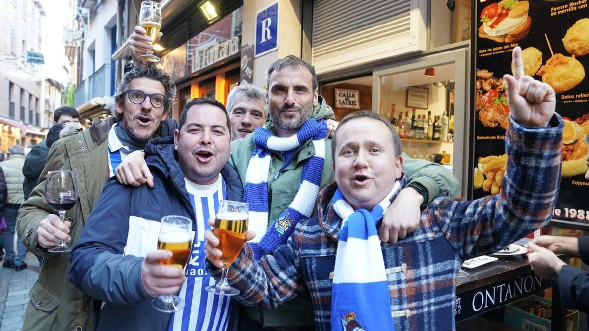 Gran ambiente de la afición de la Real en Logroño