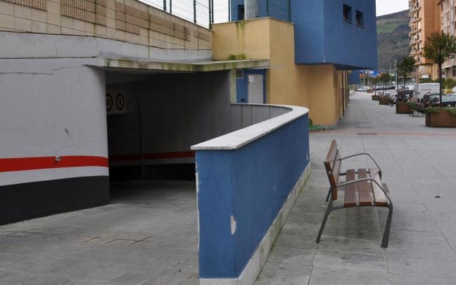 Acceso al parking de Soloarte de Basauri. Acceso al parking de Soloarte de Basauri.