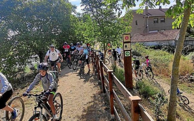 La fiesta del camino natural Vasco Navarro reuni&oacute; a m&aacute;s de 250 participantes