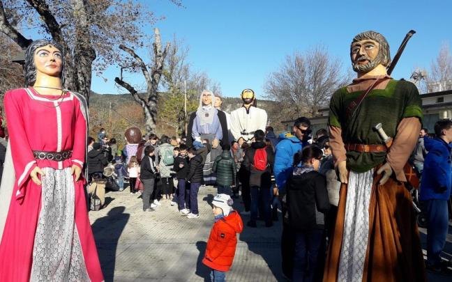 La Comparsa de gigantes del barrio, este sábado por la mañana. La Comparsa de gigantes del barrio, este sábado por la mañana.