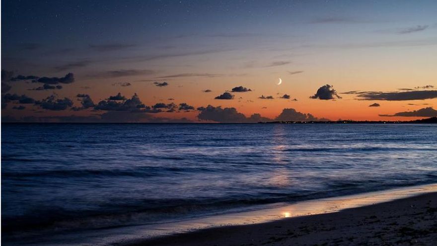 Las fases de la Luna influyen en las mareas.