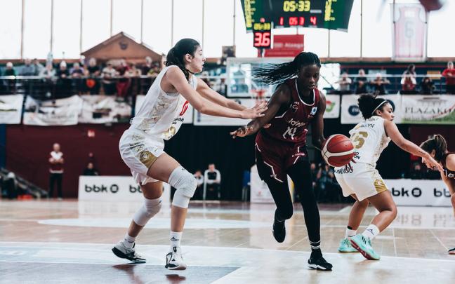 Lointek Gernika Bizkaia visita la cancha que albergará la Copa de la reina Lointek Gernika Bizkaia visita la cancha que albergará la Copa de la reina