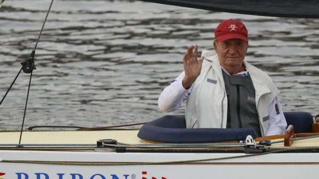 El rey emérito, durante la regata en la que participó en Sanxenxo el pasado mayo tras su viaje relámpago al Estado español. El rey emérito, durante la regata en la que participó en Sanxenxo el pasado mayo tras su viaje relámpago al Estado español.