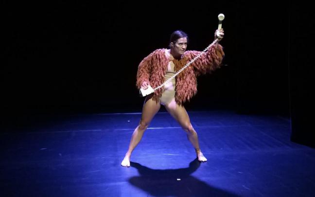 Aiala Etxegarai mostró unos minutos de la obra ayer.