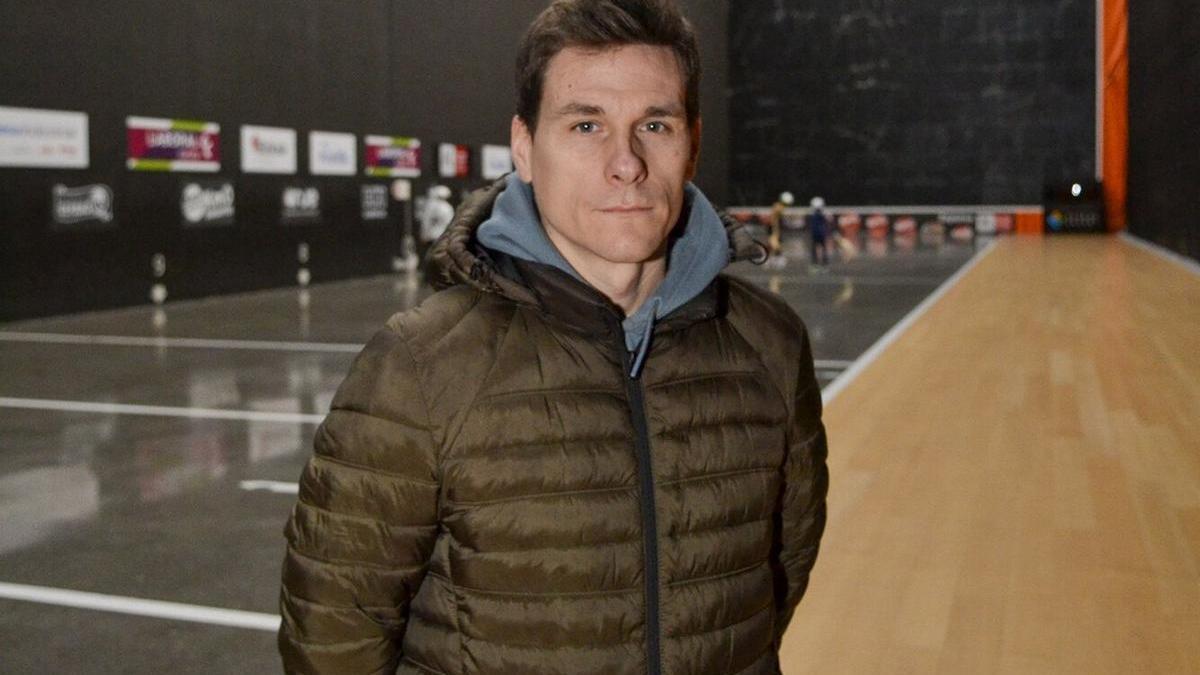 Diego Beaskoetxea, puntista, en el frontón Jai Alai de Gernika.