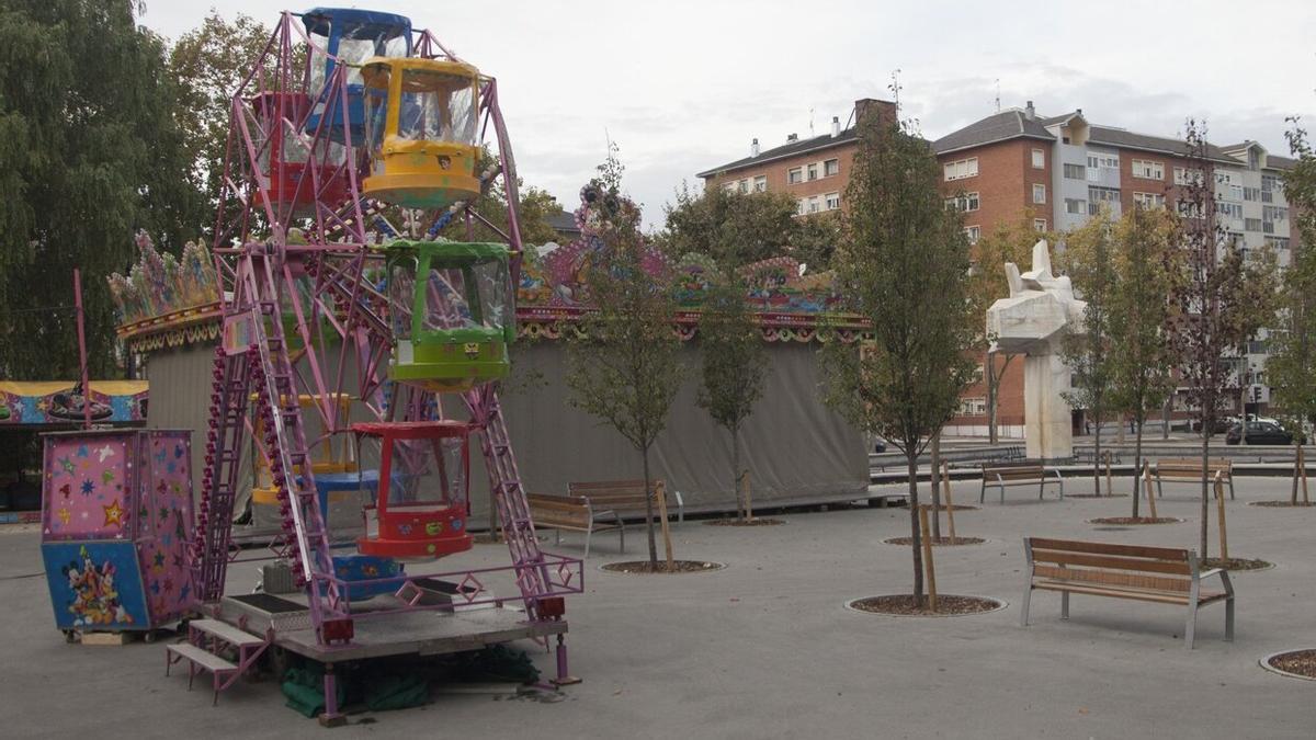 Recinto ferial en la plaza de la Constitución en una edición anterior de las fiestas.