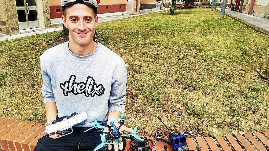 Aleix Garrido espera poder crear una asociación de drones en Durango para impulsar la afición por estos vehículos aéreos. | FOTO: K. DOYLE