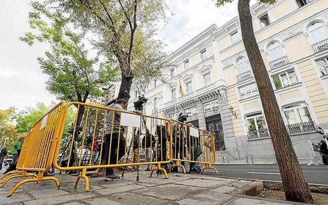 Fachada del CGPJ, que esta tarde celebrará un nuevo Pleno para la renovación del TC. | FOTO: E.P. Fachada del CGPJ, que esta tarde celebrará un nuevo Pleno para la renovación del TC. | FOTO: E.P.