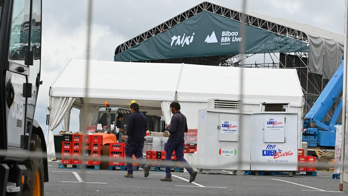 La instalación de los escenarios estaba esta mañana en plena ebullición