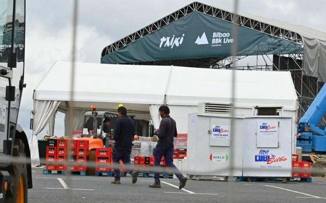La instalación de los escenarios estaba esta mañana en plena ebullición La instalación de los escenarios estaba esta mañana en plena ebullición