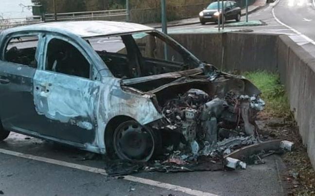 El veh&iacute;culo calcinado