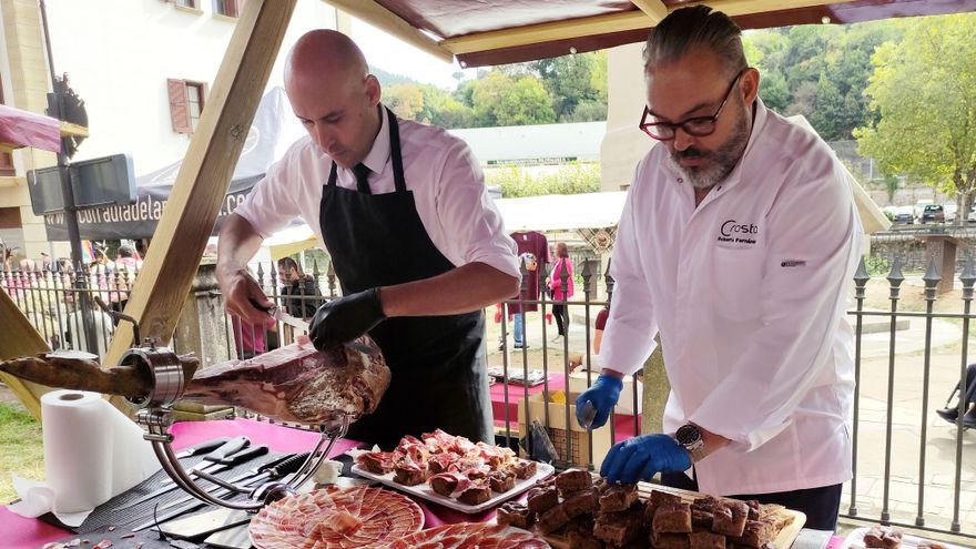 Jamón y pan zallarra de Crosta se unieron en deliciosos bocadillos.