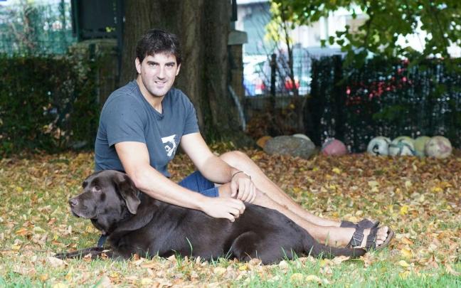 El futbolista Mikel San Jose El futbolista Mikel San Jose