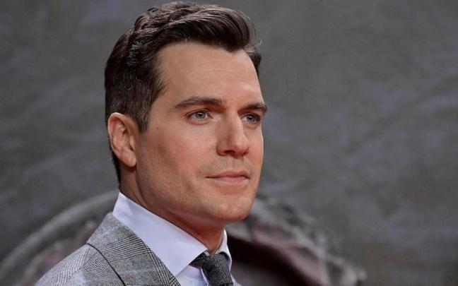 El actor brit&aacute;nico Henry Cavill durante una gala.
