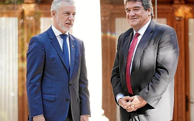 Urkullu y Escriv&aacute; abordan la agenda competencial