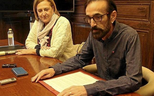 Jim&eacute;nez y P&oacute;stigo, ayer presentando los hallazgos. | FOTO: N.G.