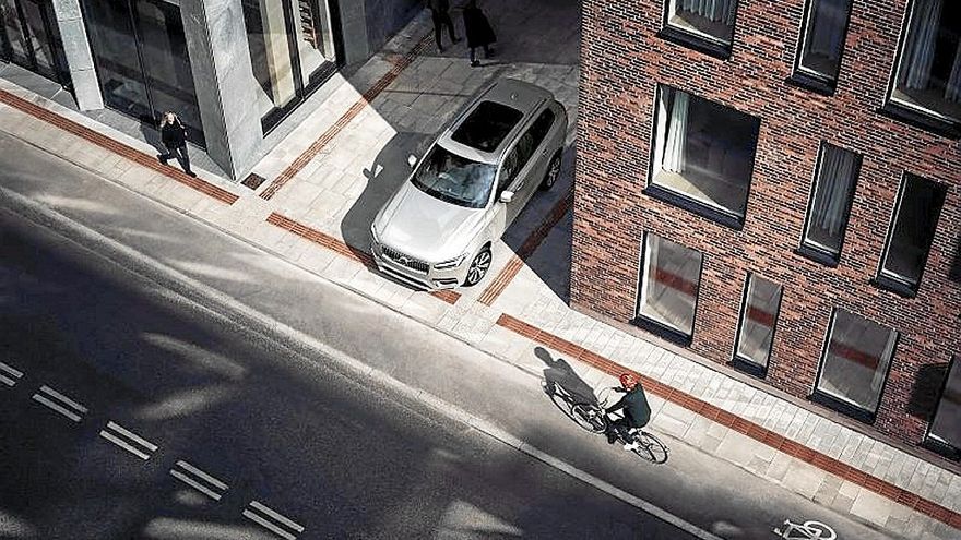 Las ADAS garantizan que los coches se muevan con precisión y seguridad.