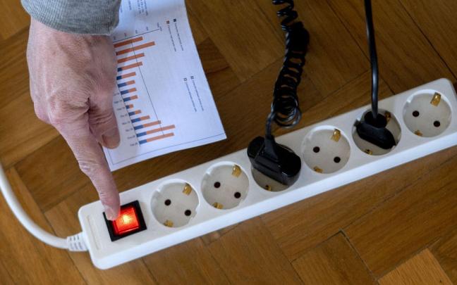 La subida del recibo est&aacute; castigando a muchas familias.