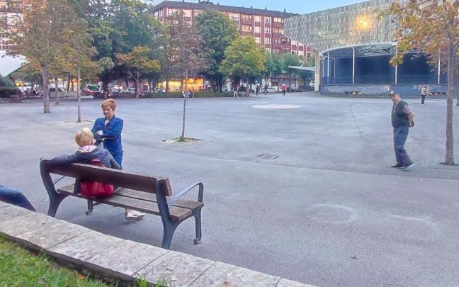 Plaza Azoka del barrio bilbaino de Zorrotza, donde fue detenida la presunta autora del secuestro de un recién nacido en el hospital de Basurto. Plaza Azoka del barrio bilbaino de Zorrotza, donde fue detenida la presunta autora del secuestro de un recién nacido en el hospital de Basurto.