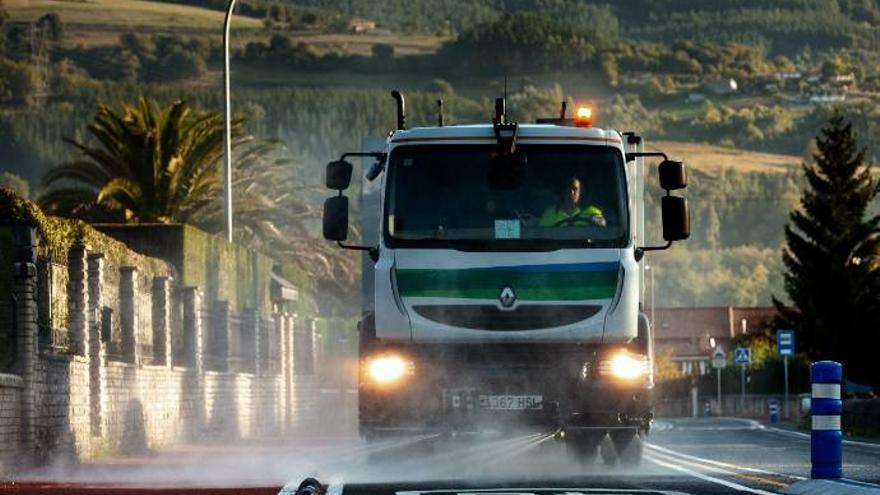 Limpieza vial en el municipio de Zalla.