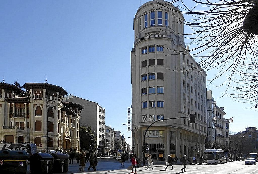 El chalet de Echarte en el cruce de Bergamín y San Ignacio, 1950