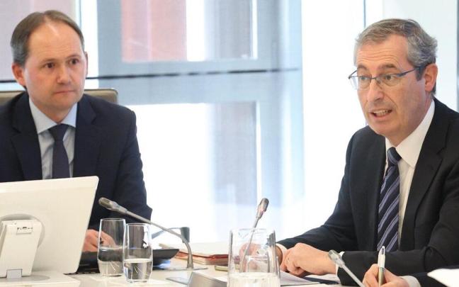 Markel Olano y Jokin Perona hoy en Juntas Generales de Gipuzkoa. Markel Olano y Jokin Perona hoy en Juntas Generales de Gipuzkoa.