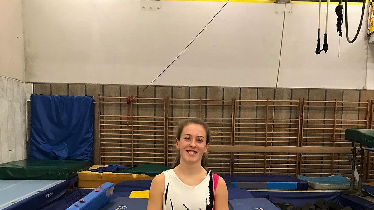 La joven Marta López, de Basauri, competirá en el Mundial de salto de trampolín