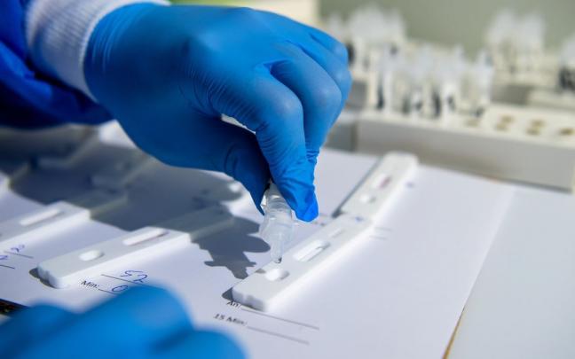 "Hay una expansión de los sublinajes que son más transmisibles", afirma Darias.