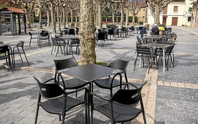 La terraza de un bar de la localidad goierritarra de Lazkao. La terraza de un bar de la localidad goierritarra de Lazkao.