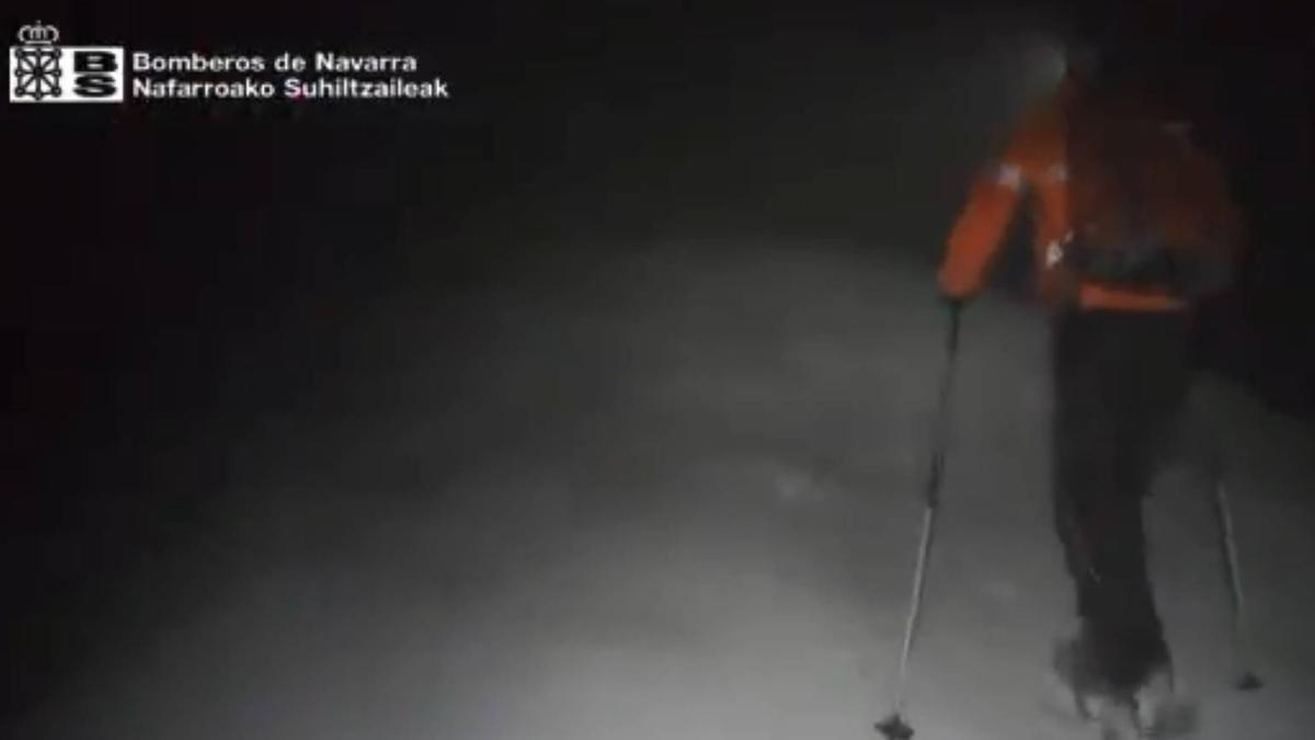 Intervención de los bomberos en el rescate de dos montañeros en el Orhi