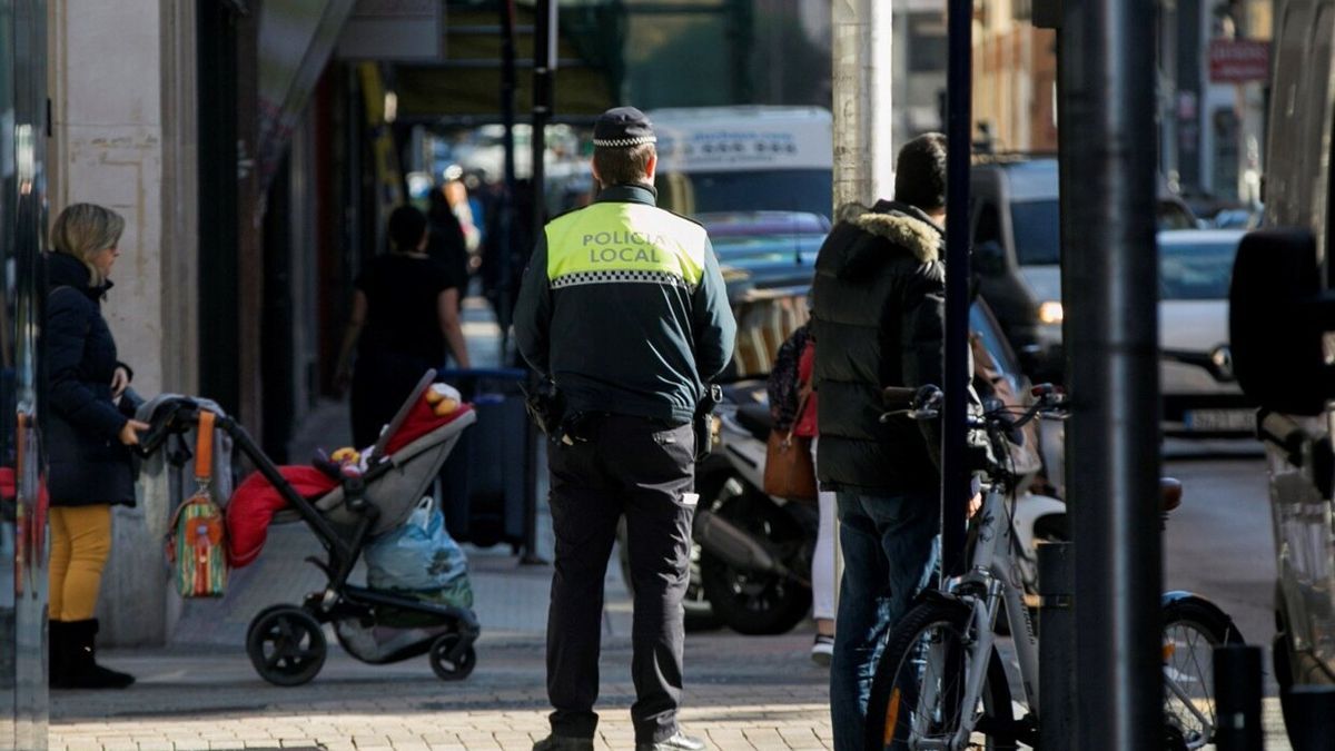 Un agente de la Policía Local de Vitoria