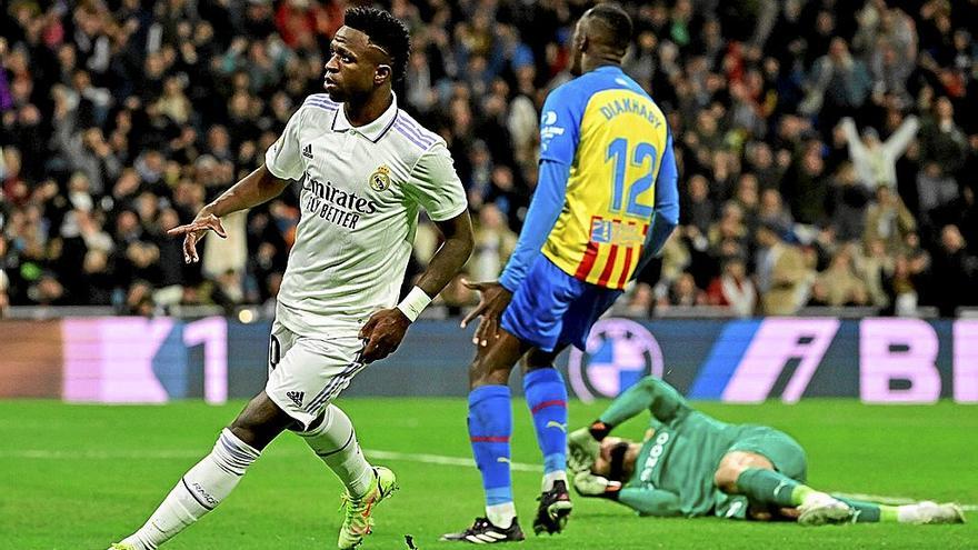 Vinícius celebra su gol