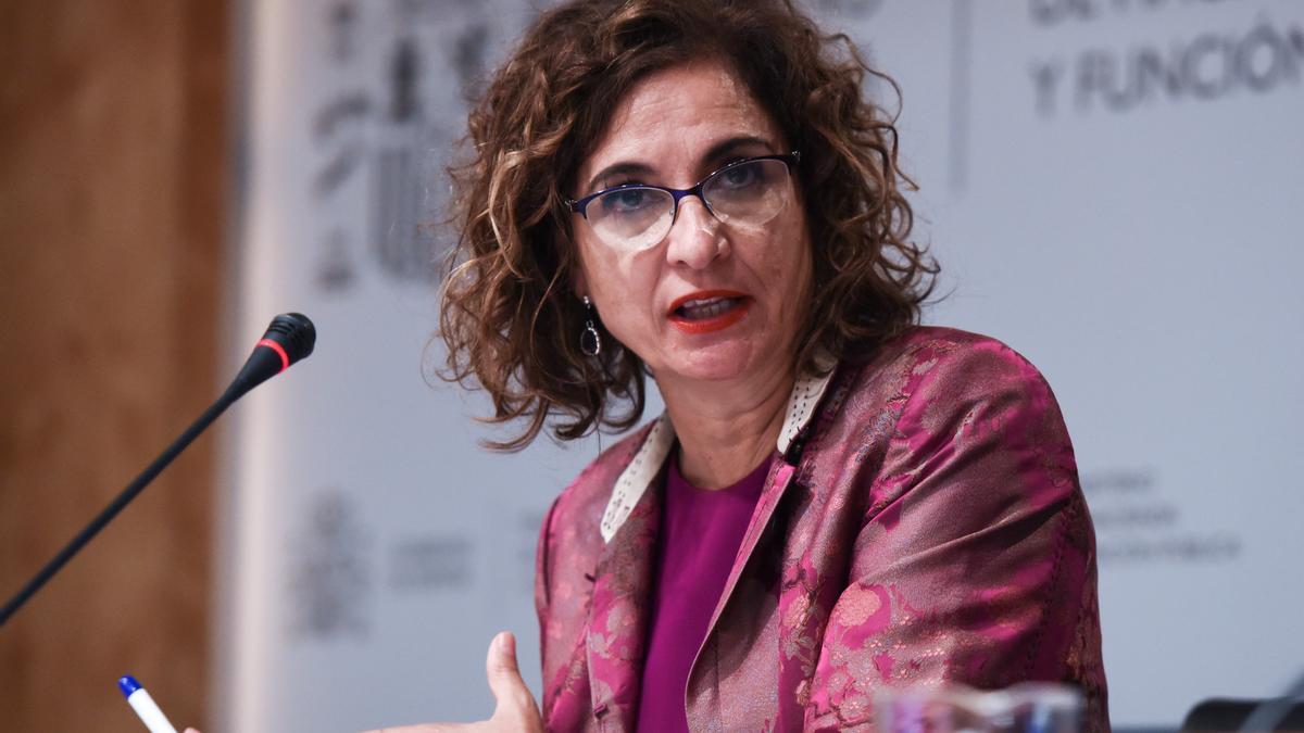 La ministra de Hacienda, María Jesús Montero, explicando las medidas fiscales del Gobierno español