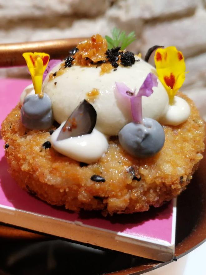 Pintxo elaborado en el establecimiento hostelero La Olla.