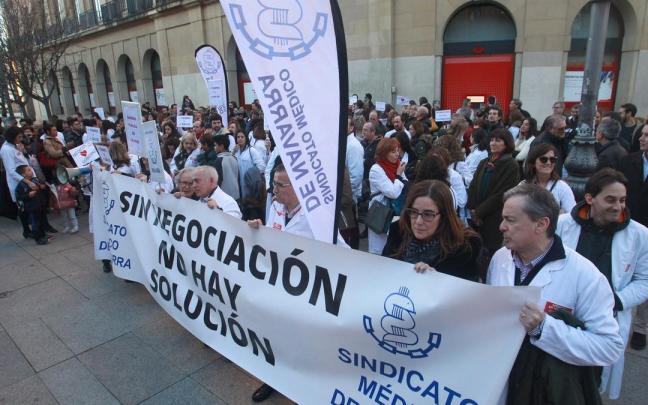 Concentración del Sindicato Médico en febrero de 2019, cuando también llevaron a cabo una huelga a unos meses de las elecciones. Concentración del Sindicato Médico en febrero de 2019, cuando también llevaron a cabo una huelga a unos meses de las elecciones.