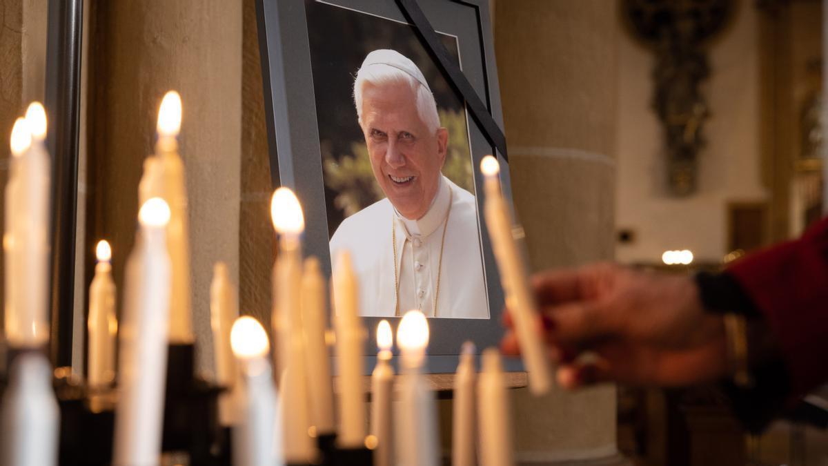 Benedicto XVI falleció a los 95 años.