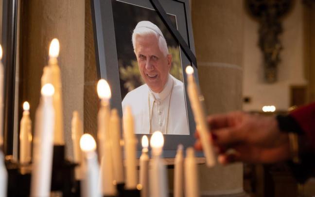 Benedicto XVI falleció a los 95 años.