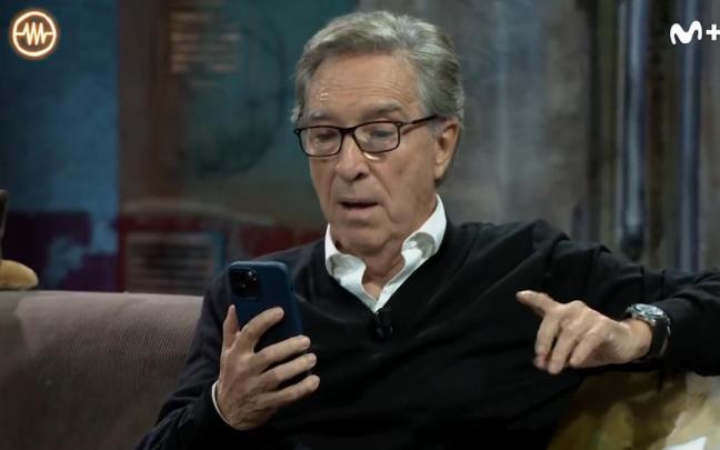 Iñaki Gabilondo, cantando su himno en 'La Resistencia'.