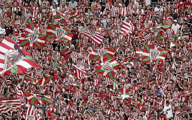 La grada de animaci&oacute;n es cien por cien apasionada.