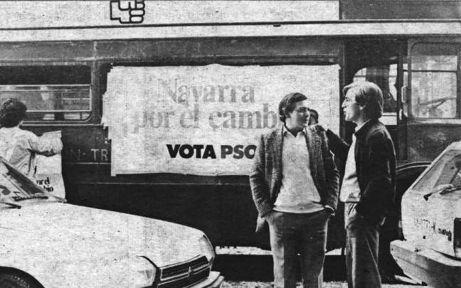 Solchaga y Urralburu en un descanso de su caravana electoral. Solchaga y Urralburu en un descanso de su caravana electoral.