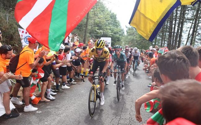 As&iacute; se vive el paso de La Vuelta por El Vivero