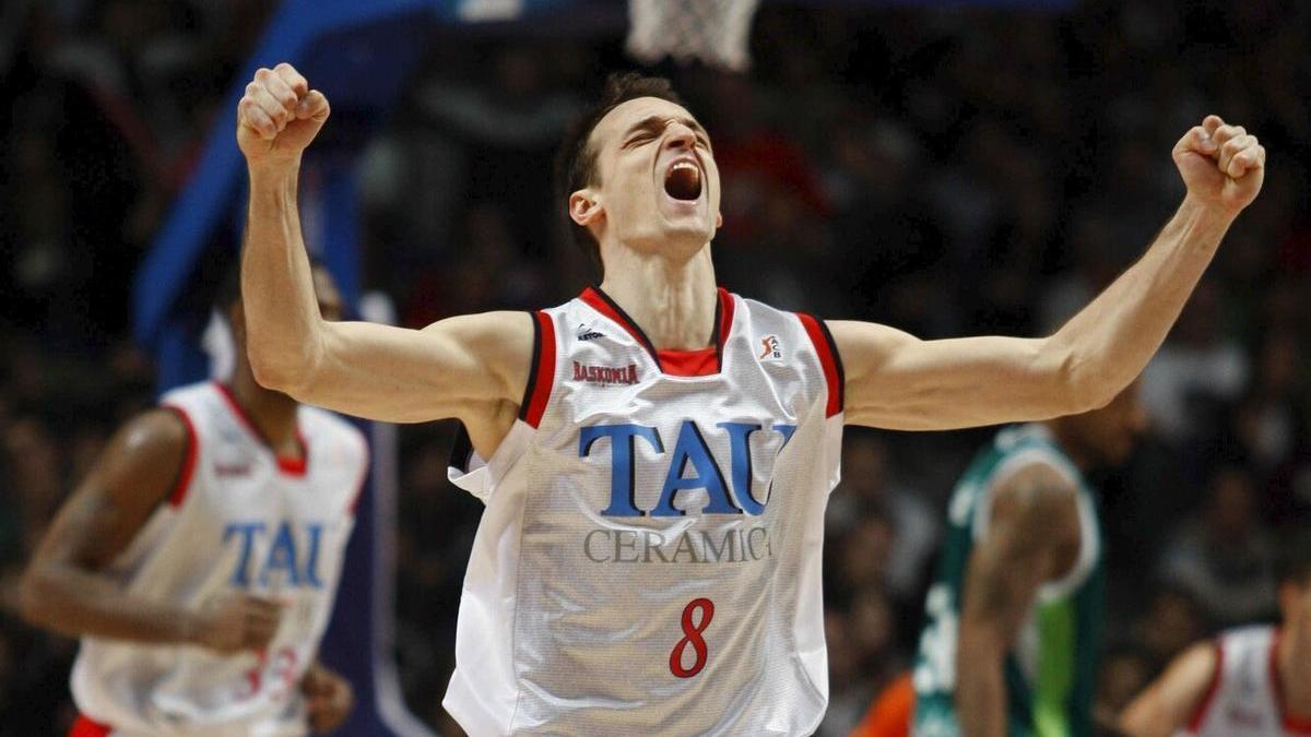 Igor Rakocevic con la camiseta del Baskonia