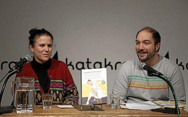Olatz González y Dani Burgui, durante la presentación.