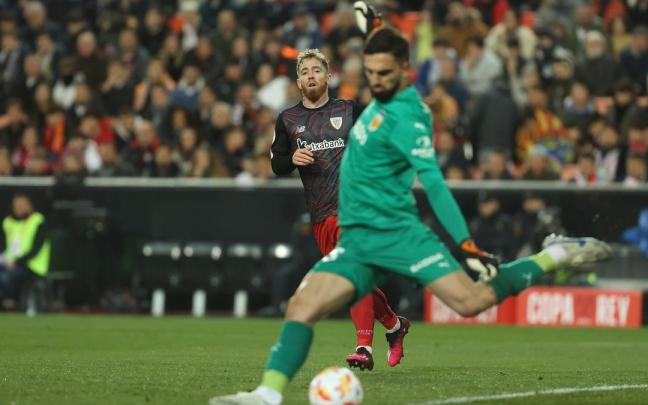 Iker Muniain en Mestalla